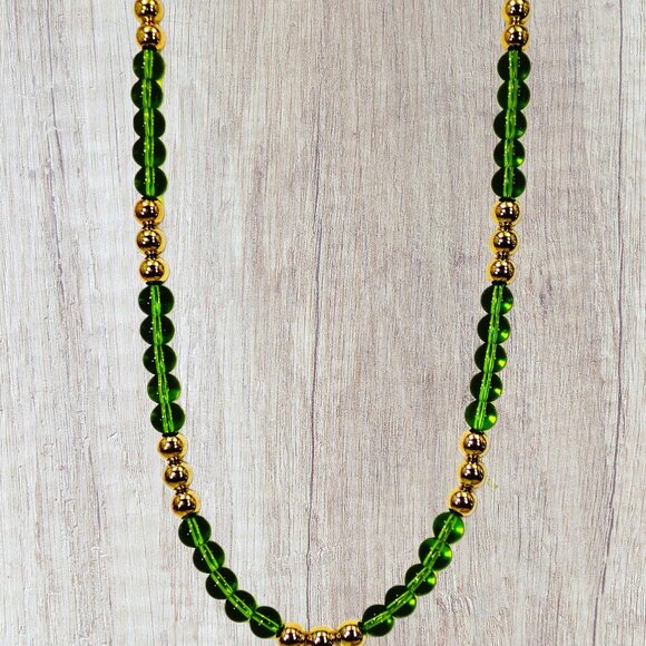 Colorful green glass and gold bead necklace  with all round beads - Picture 9 of 9